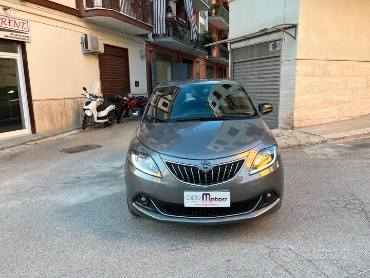 Lancia Ypsilon 2023 photo 2