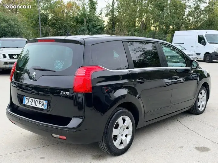 Peugeot 5008 2012 photo 2