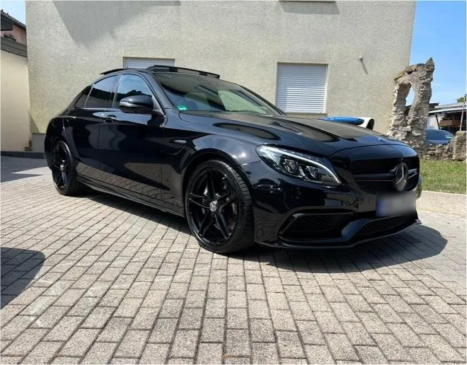 Mercedes-Benz C63 Amg