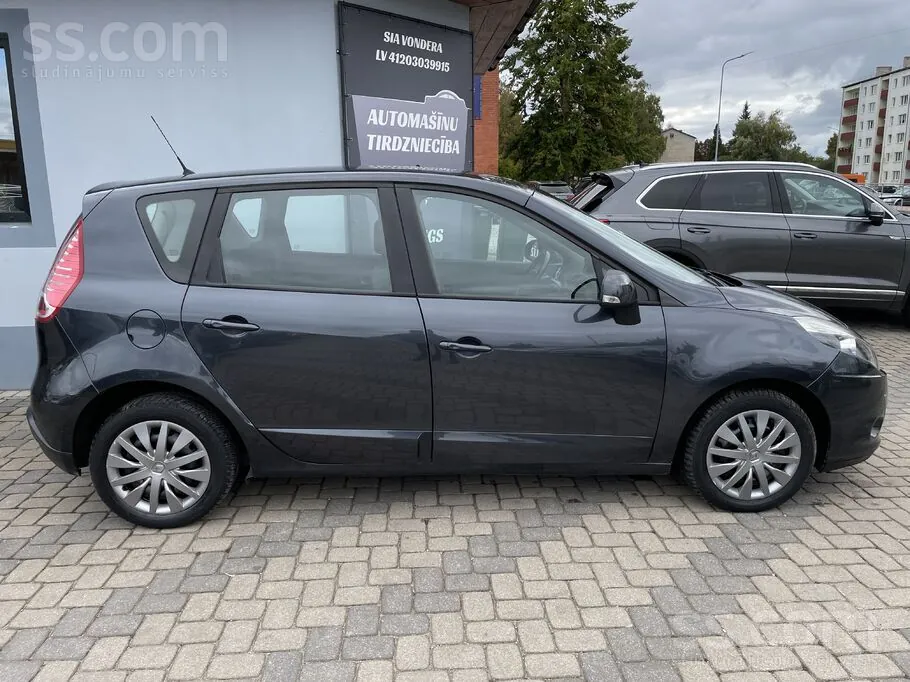 Renault Scenic 2011 photo 2