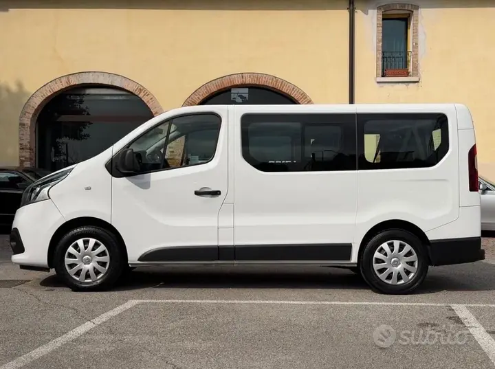 Renault Trafic 2019 photo 2