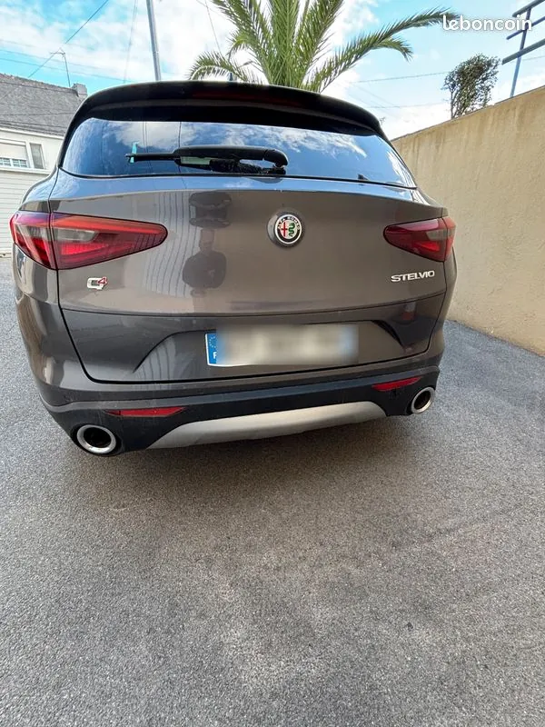 Alfa Romeo Stelvio 2018 photo 2