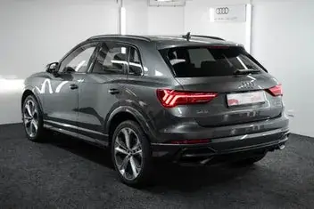 Audi Q3 2021 photo 4