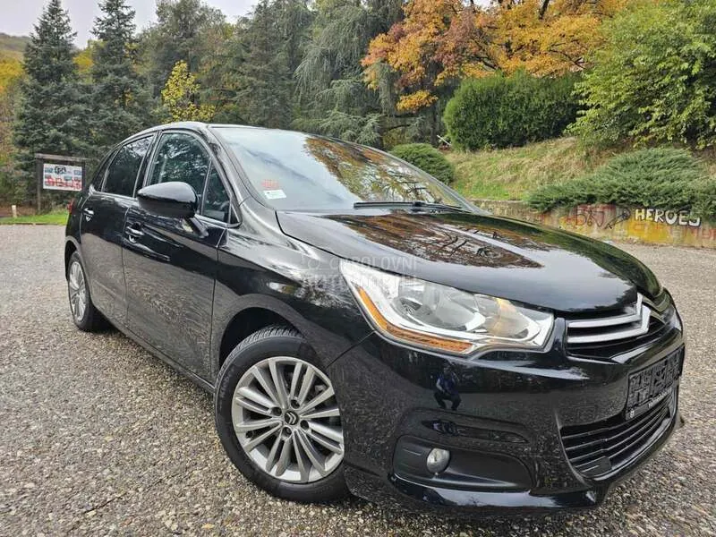 Citroen C4 2012 photo 2