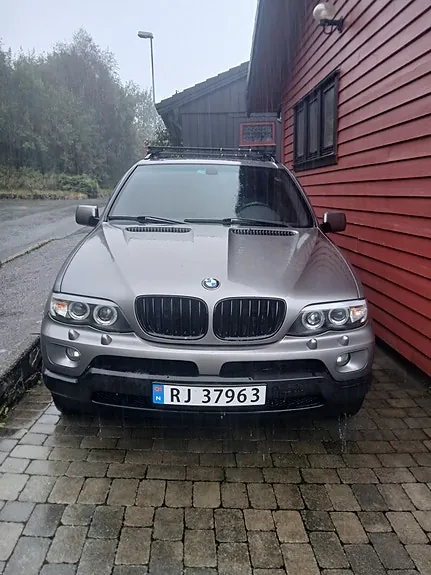 BMW X5 2004 photo 2