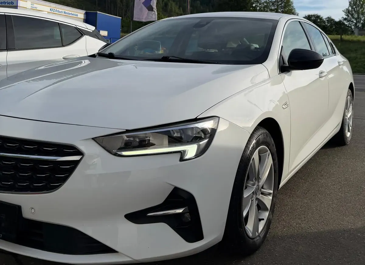 Opel Insignia 2022 photo 2