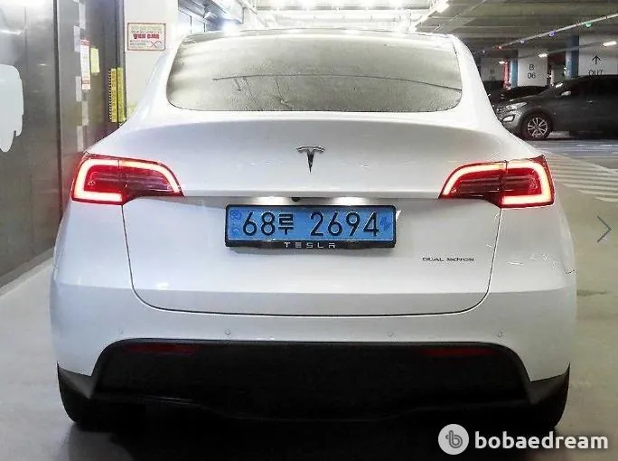 Tesla Model Y 2022 photo 3