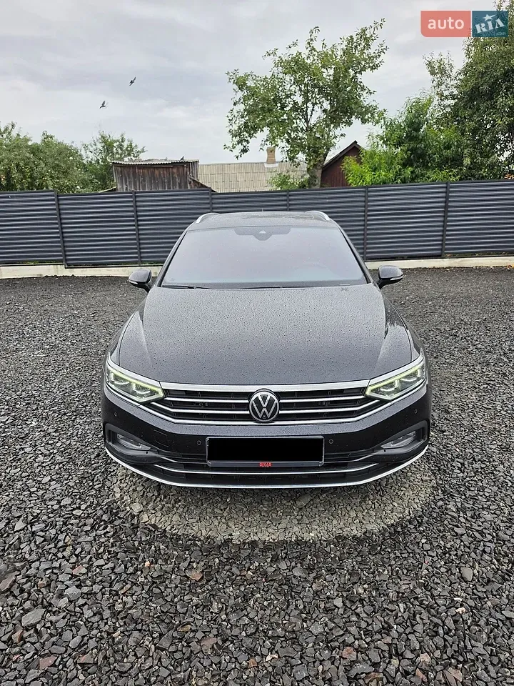 Volkswagen Passat 2021 photo 2