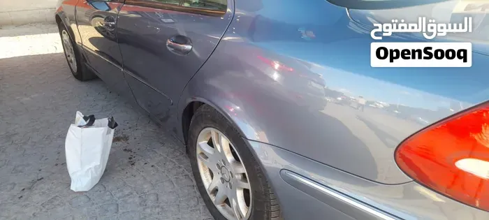 Mercedes-Benz E-Class 2005 photo 2