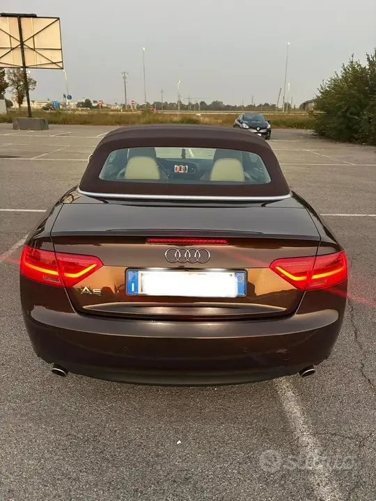 Audi A5 2012 photo 2