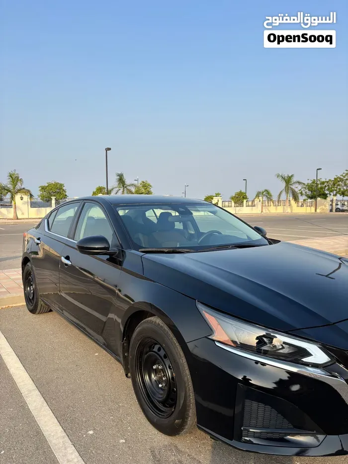 Nissan Altima 2023 photo 3