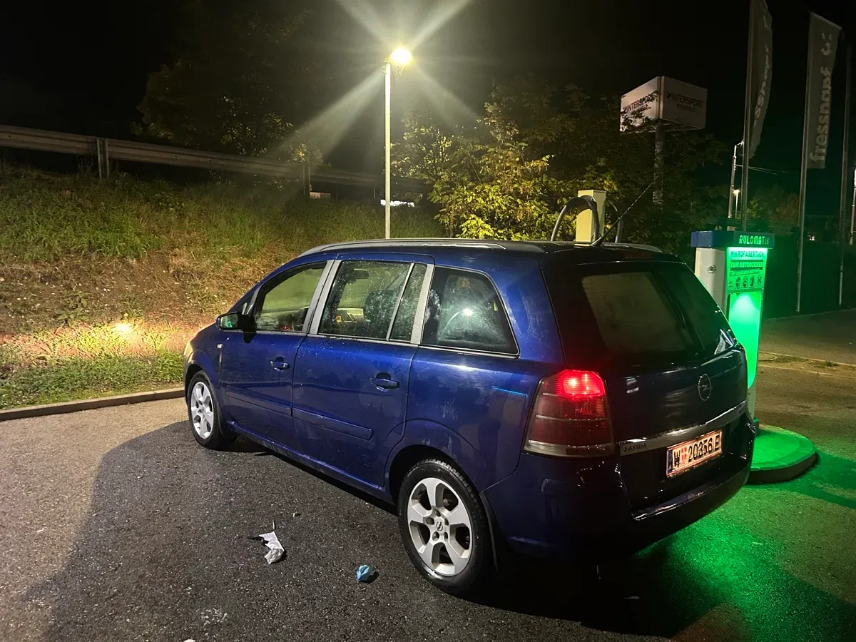 Opel Zafira 2008 photo 2