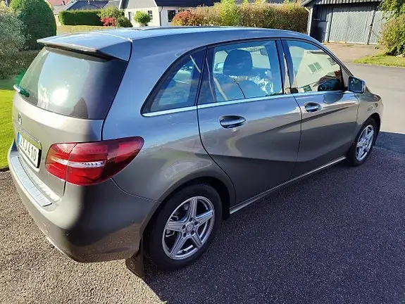 Mercedes-Benz B180 2019 photo 3