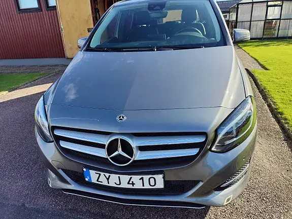 Mercedes-Benz B180 2019 photo 2