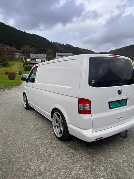 Volkswagen Transporter 2010 photo 2