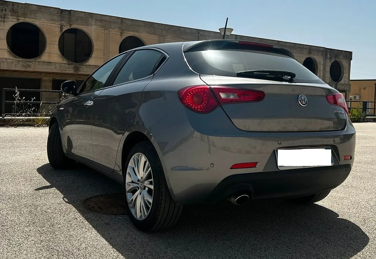 Alfa Romeo Giulietta 2017 photo 3