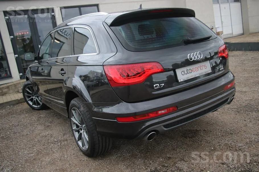 Audi Q7 2010 photo 4