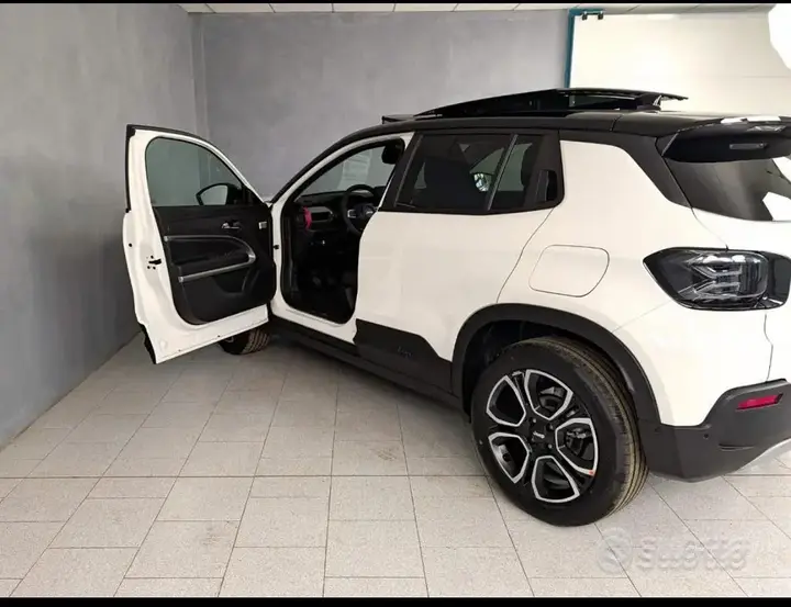Jeep Avenger 2024 photo 2