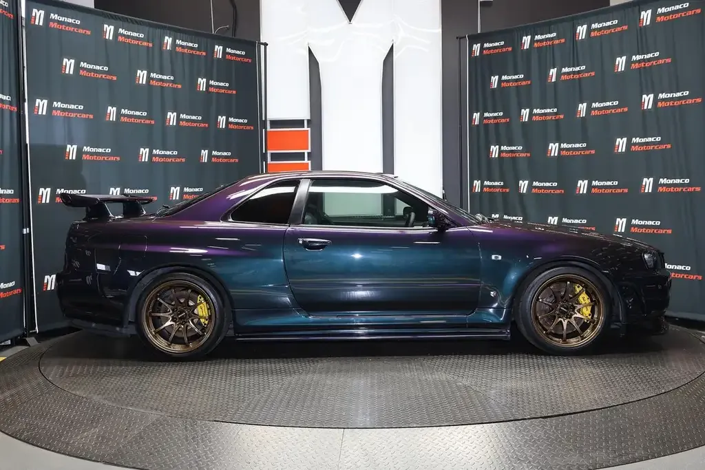 Nissan Skyline 1999 photo 4