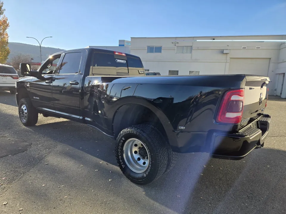 Ram 3500 Laramie 2023 photo 3