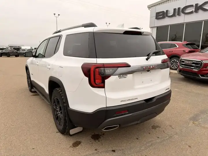 GMC Acadia 2023 photo 3
