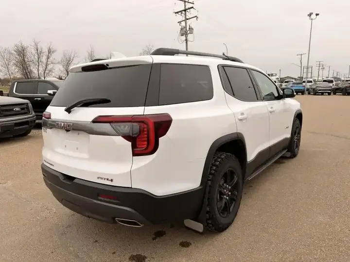 GMC Acadia 2023 photo 5