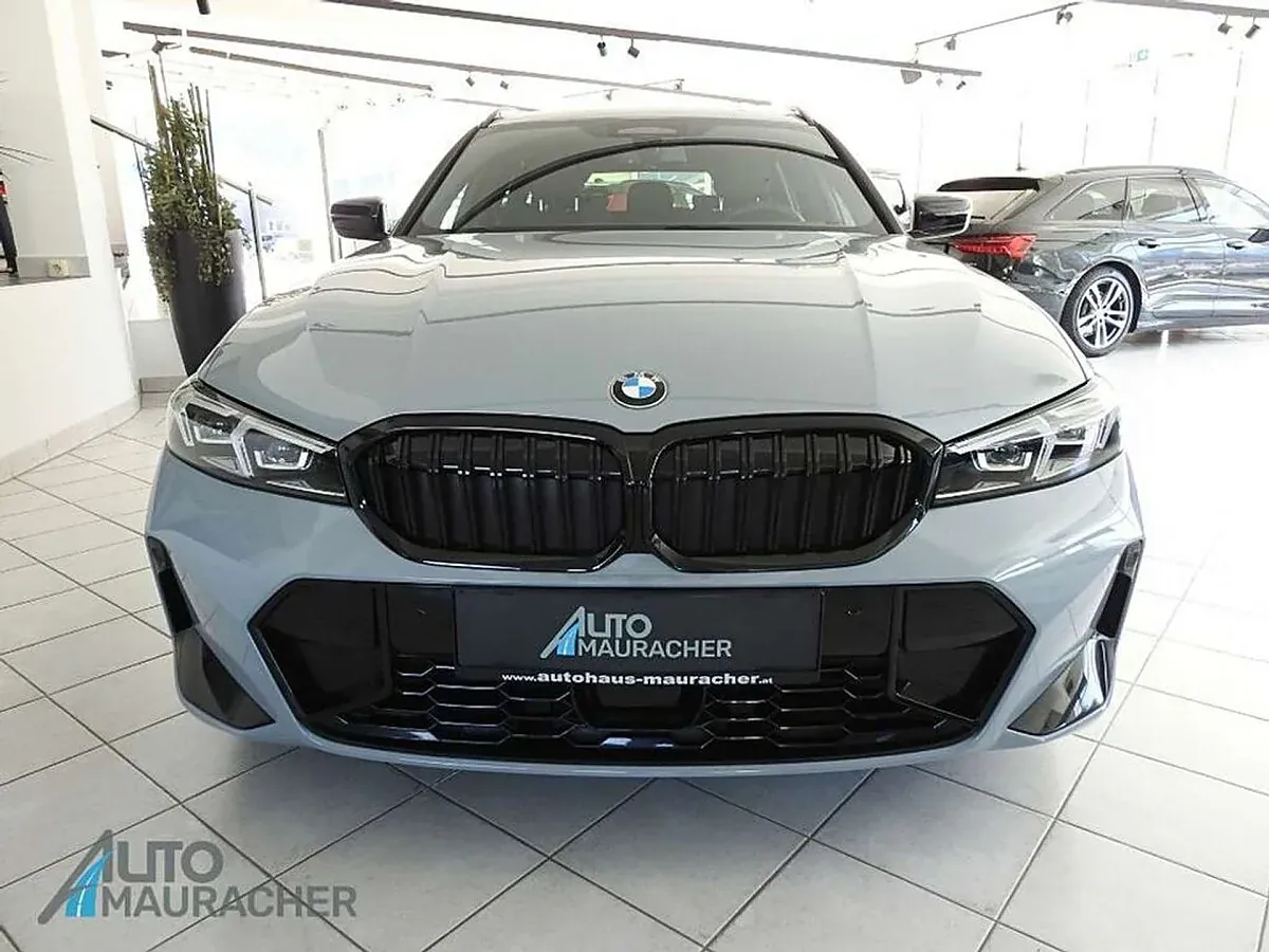 BMW 3 Series 2024 photo 3