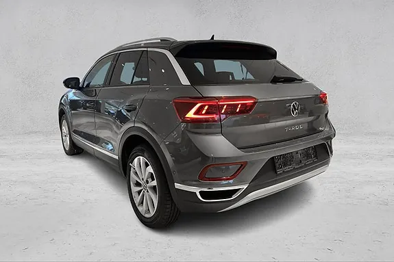 Volkswagen T-Roc 2023 photo 3