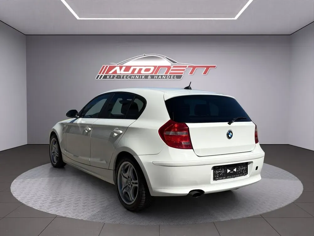 BMW 1 Series 2009 photo 3
