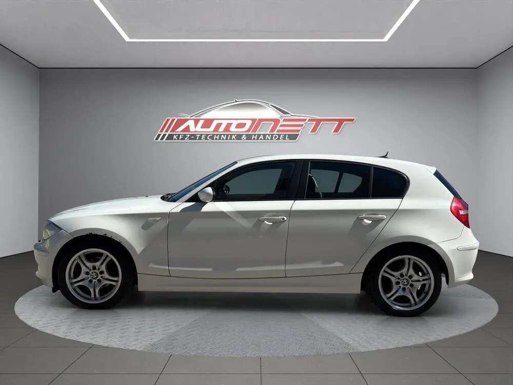 BMW 1 Series 2009 photo 2