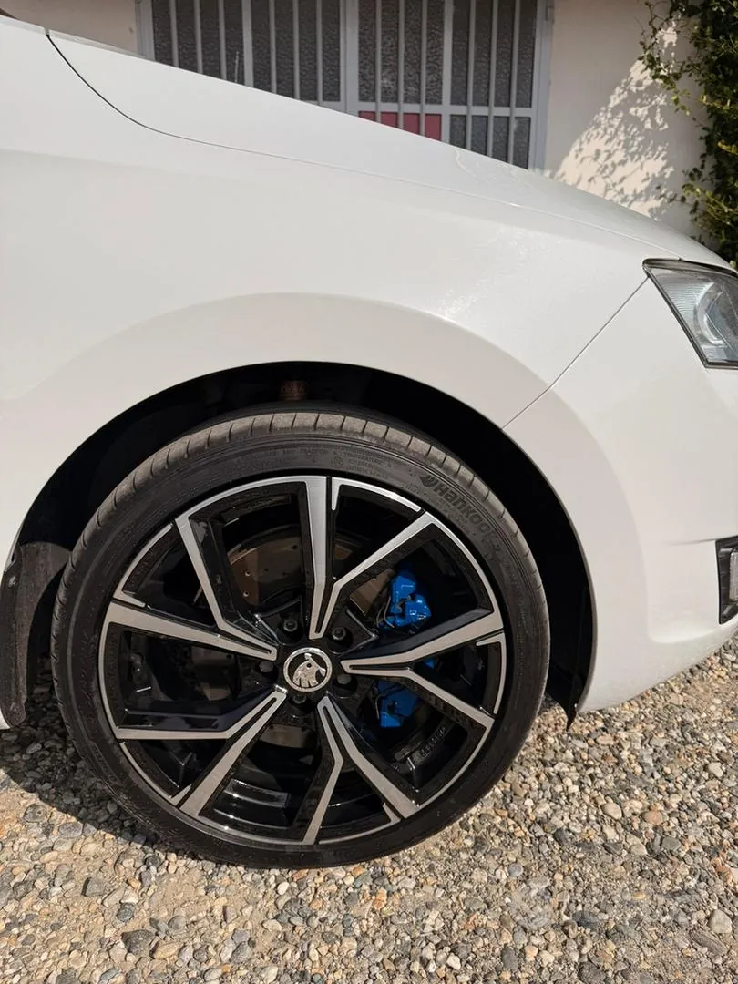 Skoda Rapid 2015 photo 4