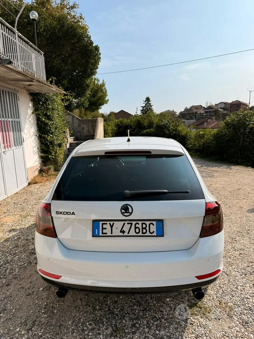 Skoda Rapid 2015 photo 3