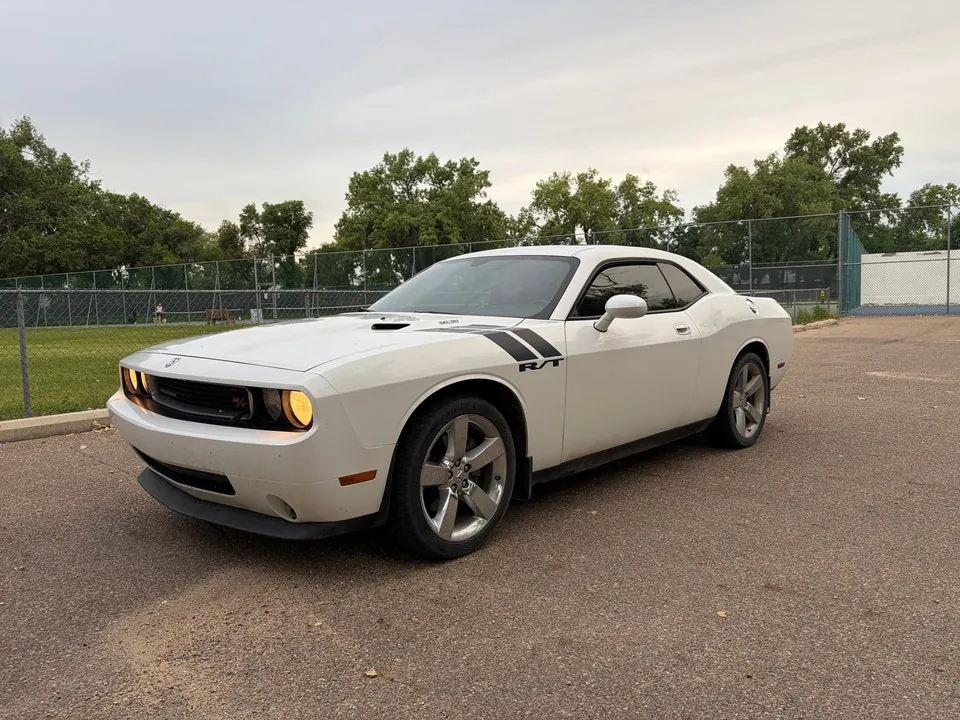 Dodge Challenger 2010 photo 2