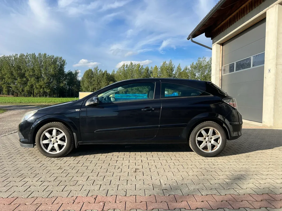 Opel Astra 2006 photo 2