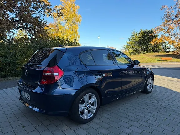 BMW 116D 2011 photo 2