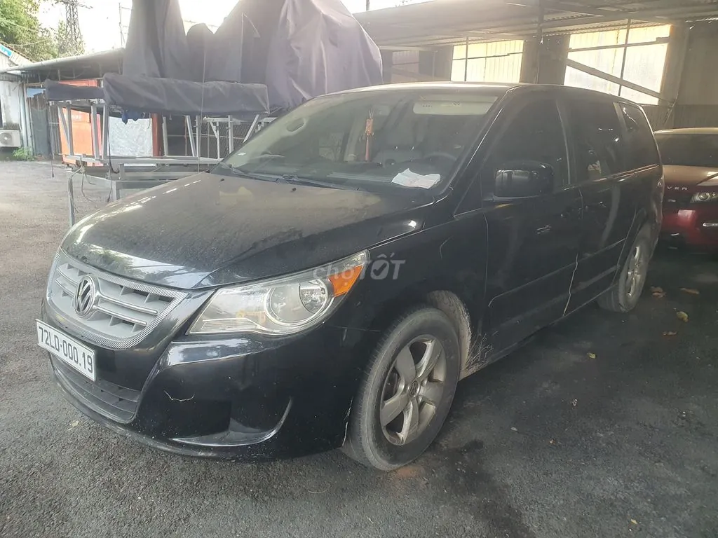 Volkswagen Routan 2010 photo 5