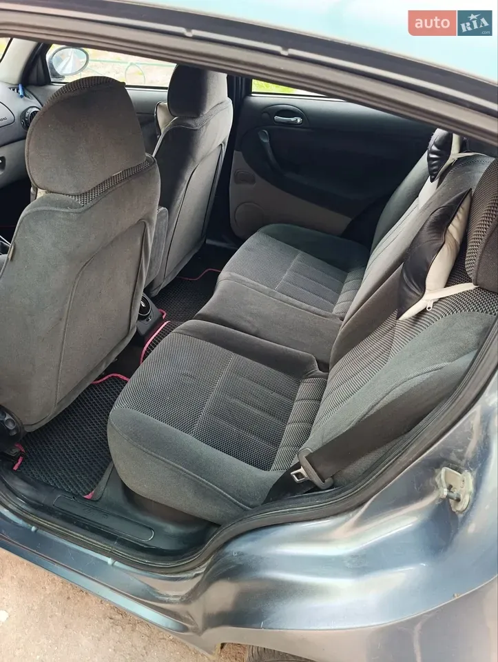 Alfa Romeo 147 2004 photo 5