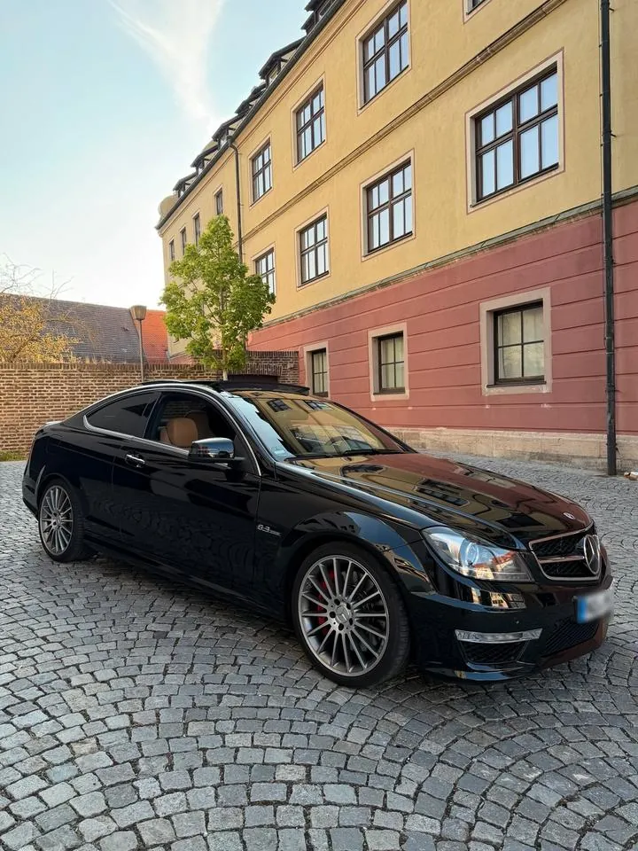 Mercedes-Benz C63 Amg