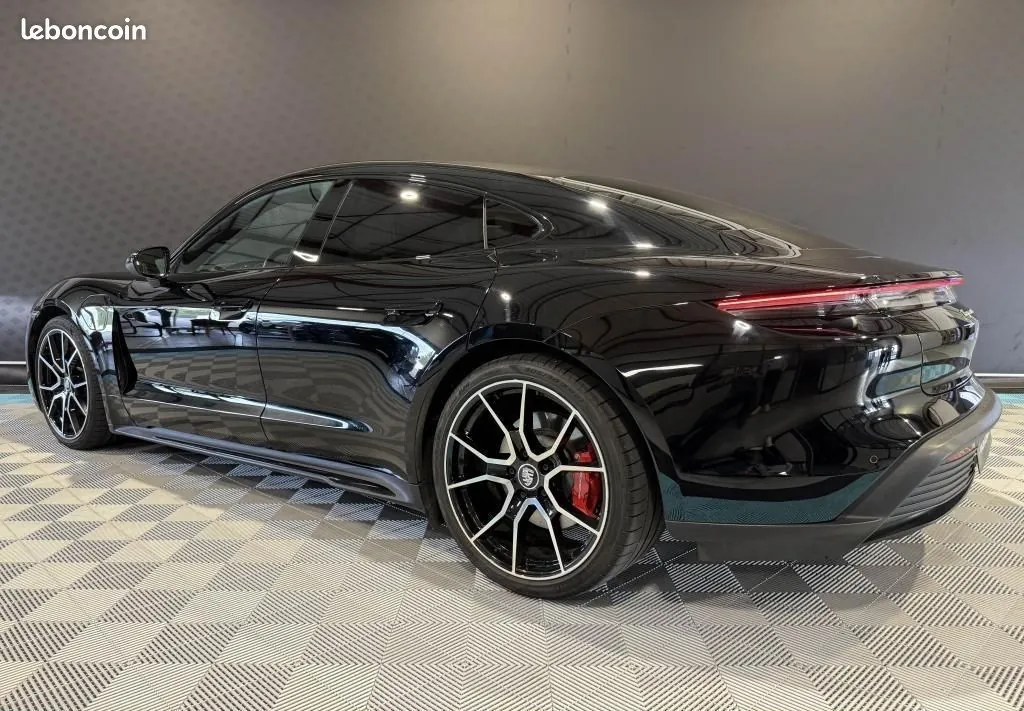 Porsche Taycan 2023 photo 2