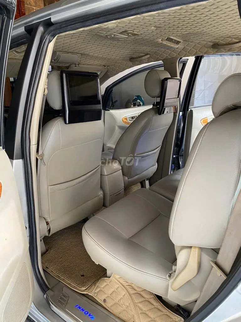 Toyota Innova 2009 photo 4