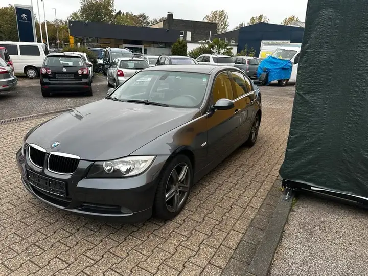 BMW 320I