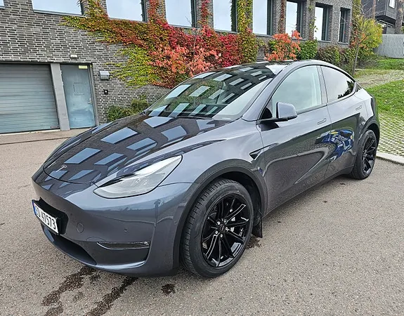 Tesla Model Y 2021 photo 2