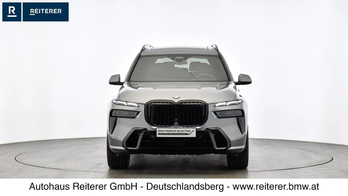 BMW X7 2025 photo 2