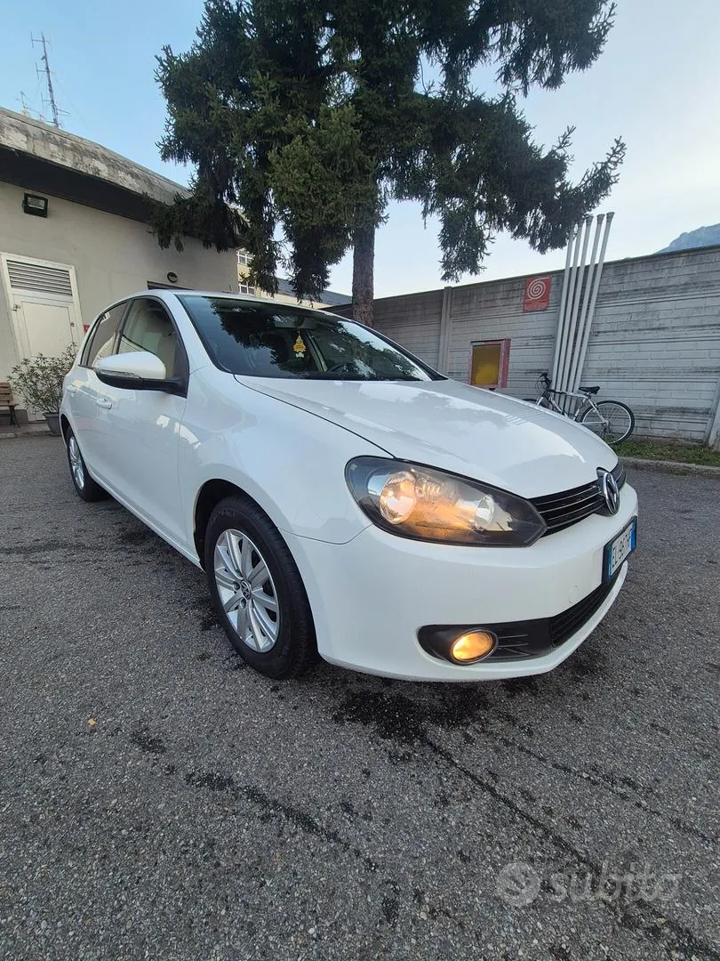 Volkswagen Golf 2011 photo 2