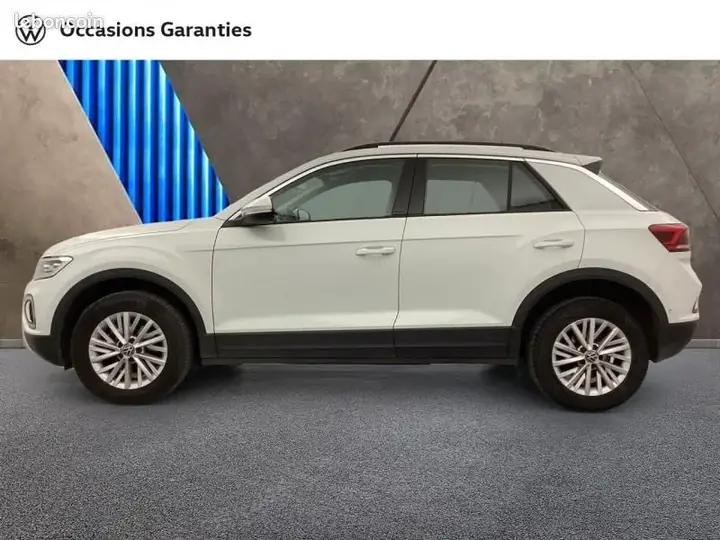 Volkswagen T-Roc 2023 photo 2
