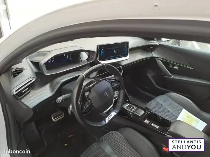 Peugeot 208 2022 photo 2