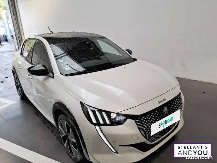 Peugeot 208 2022 photo 4