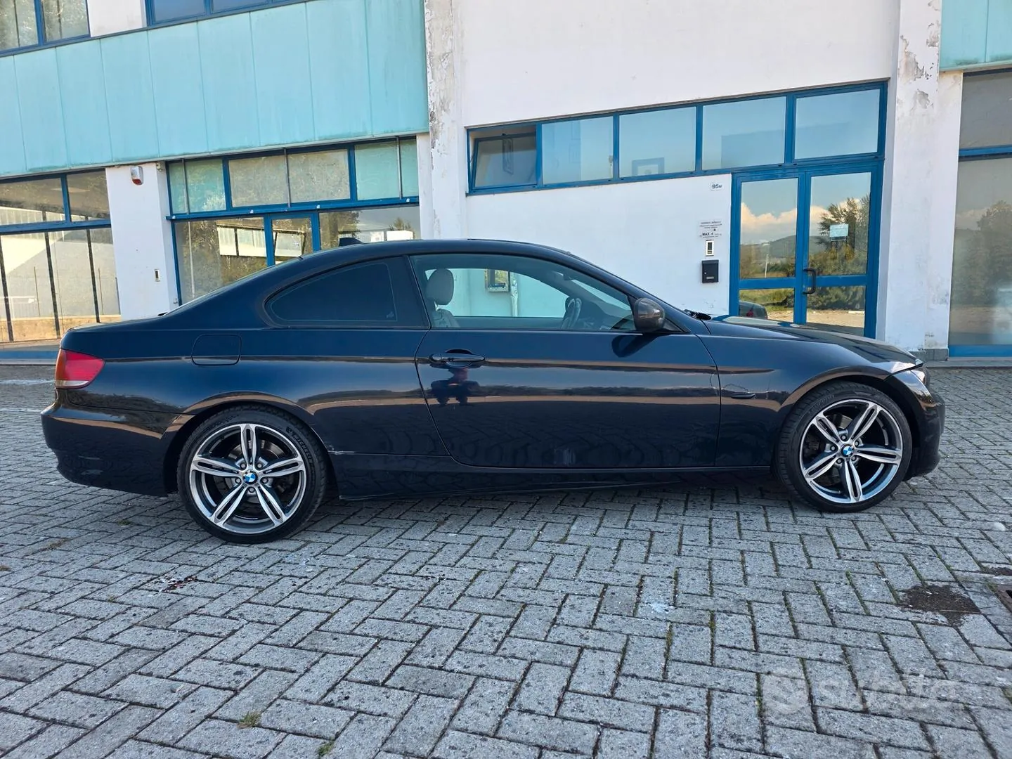BMW 320D 2010 photo 5