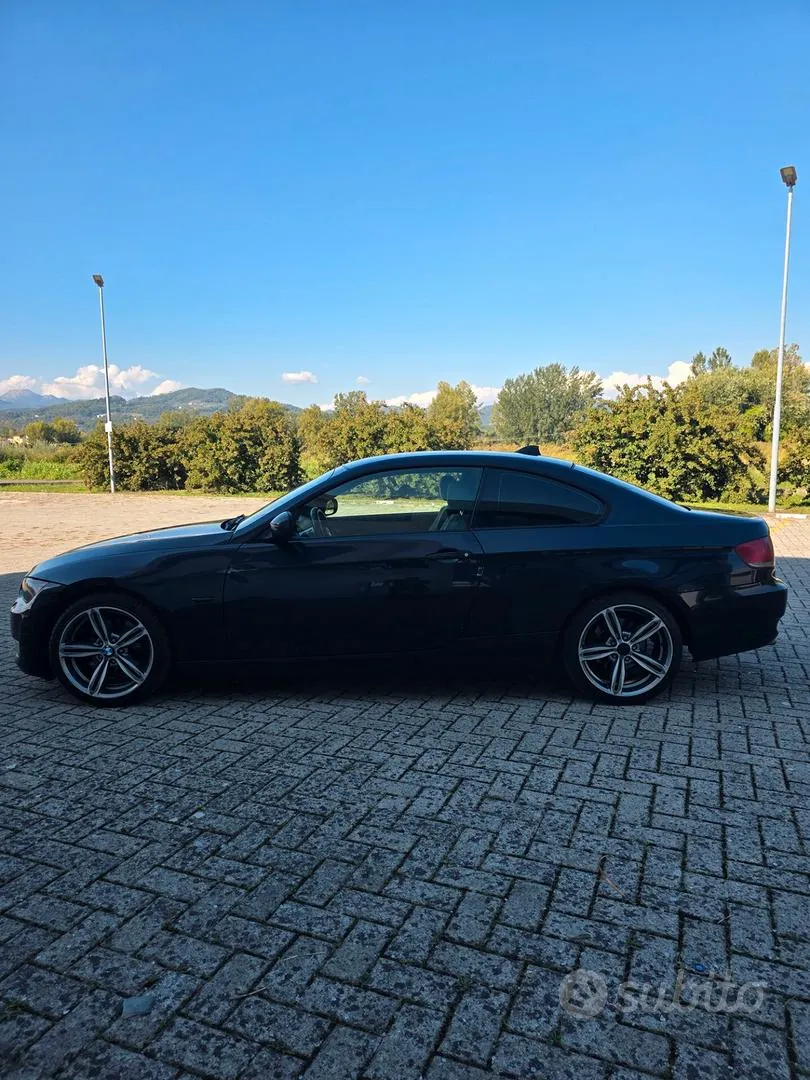 BMW 320D 2010 photo 4