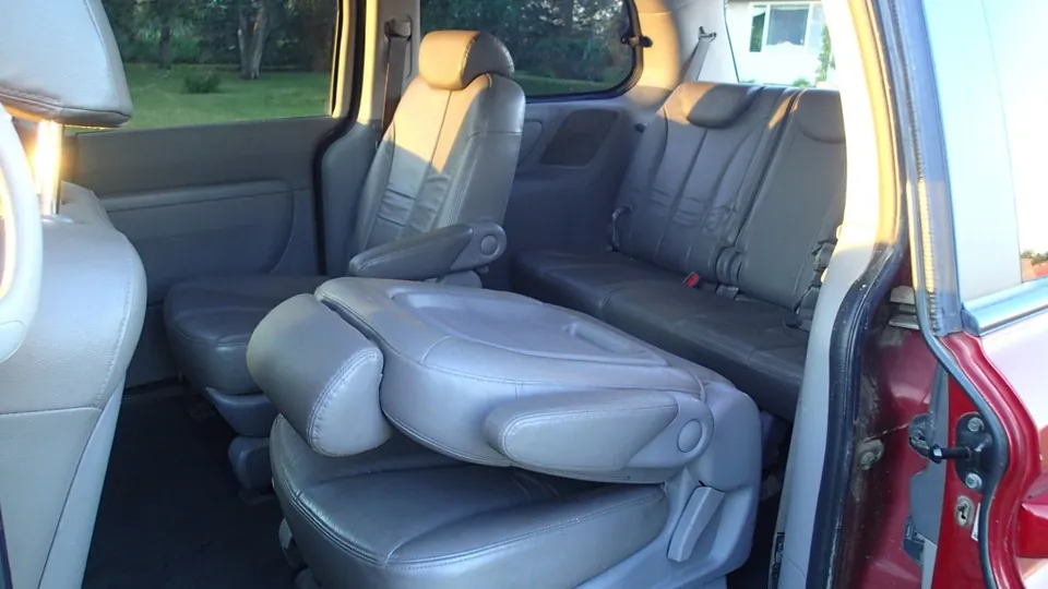 Kia Sedona 2008 photo 4